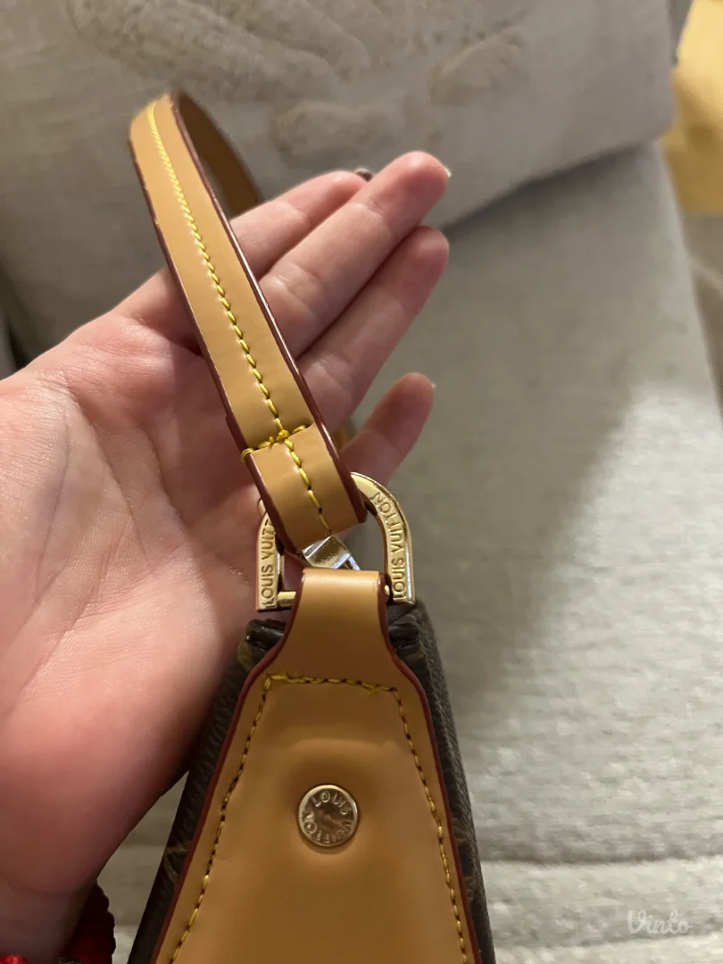 Nova Lv pochette tirette torbica