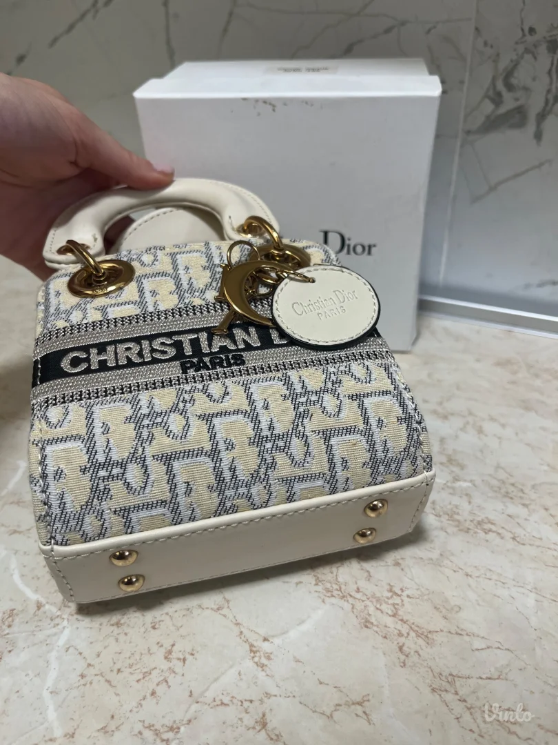 Nova kozna torbica full pakovanje 🤍