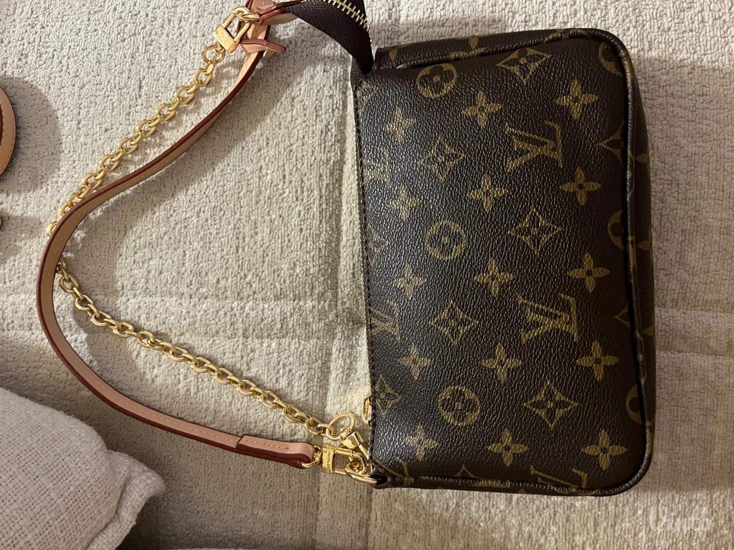 Nova torbica pochette