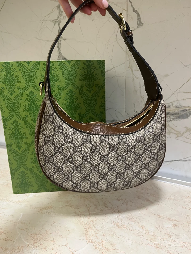 Half moon nova kozna torba 🤎