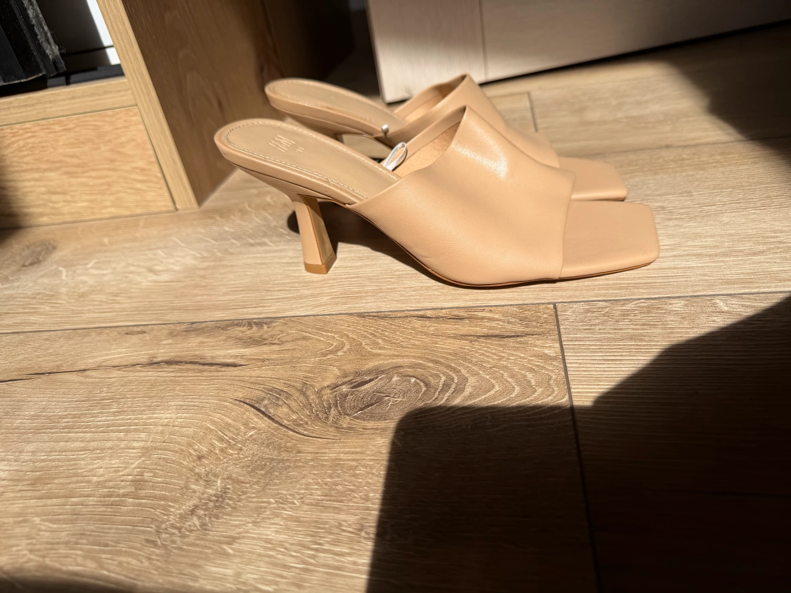 H&M papuče sa štiklom (novo) 38