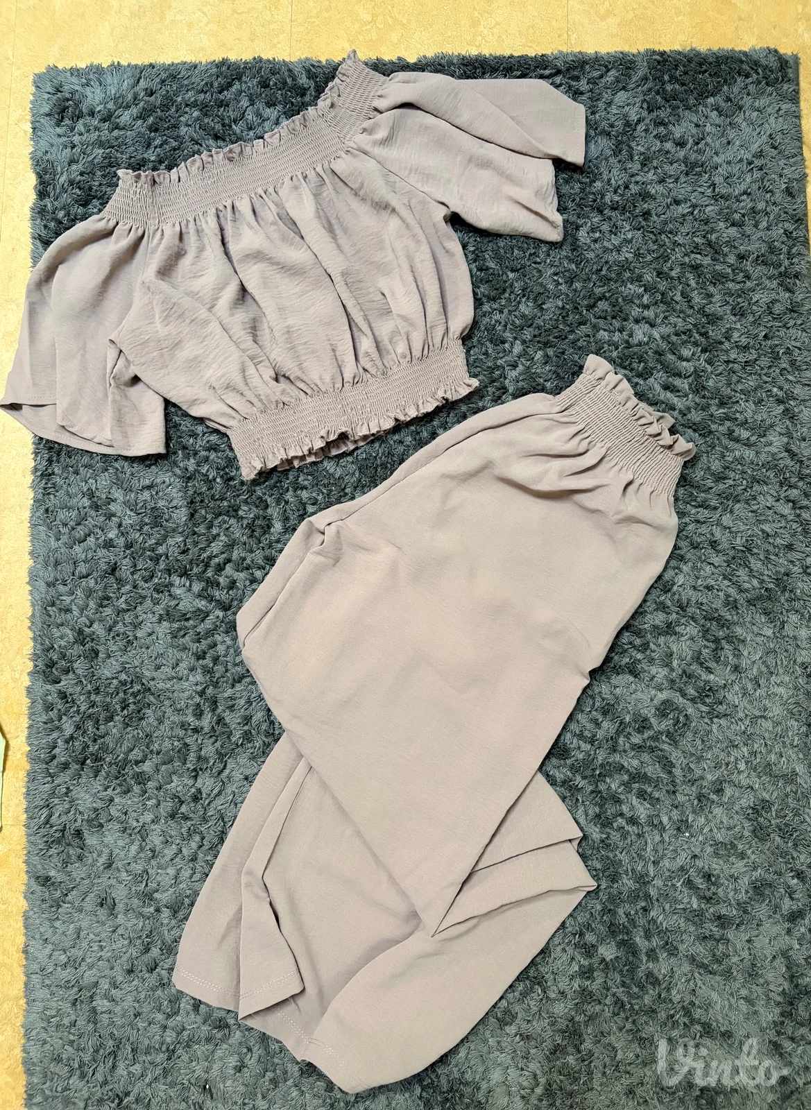 komplet top i pantalone