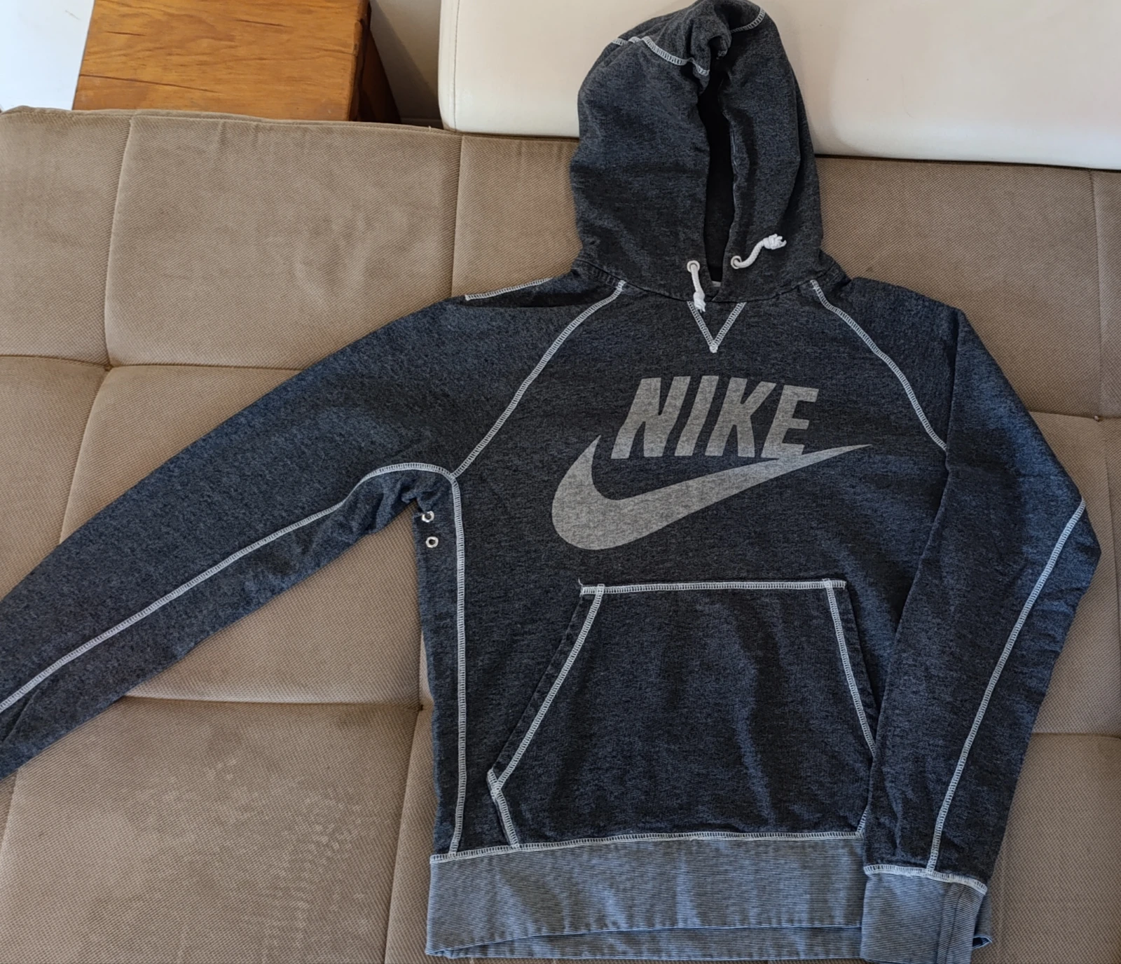 Nike duks