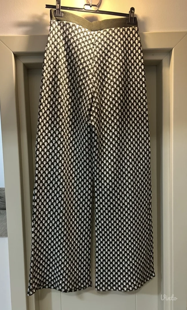 Zara pletene pantalone