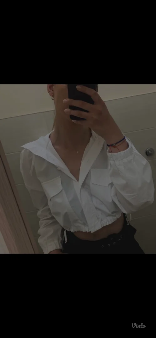 Zara bela košulja sa kapuljačom