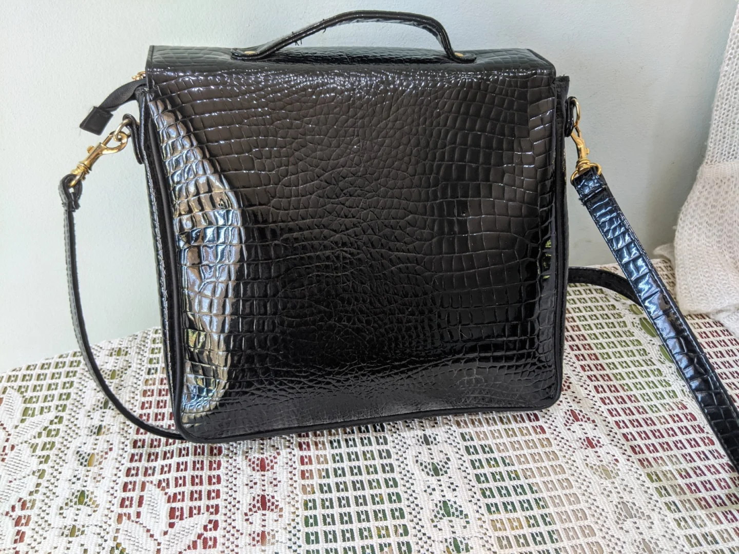 Poslovno damska tašna - Velika - Nova