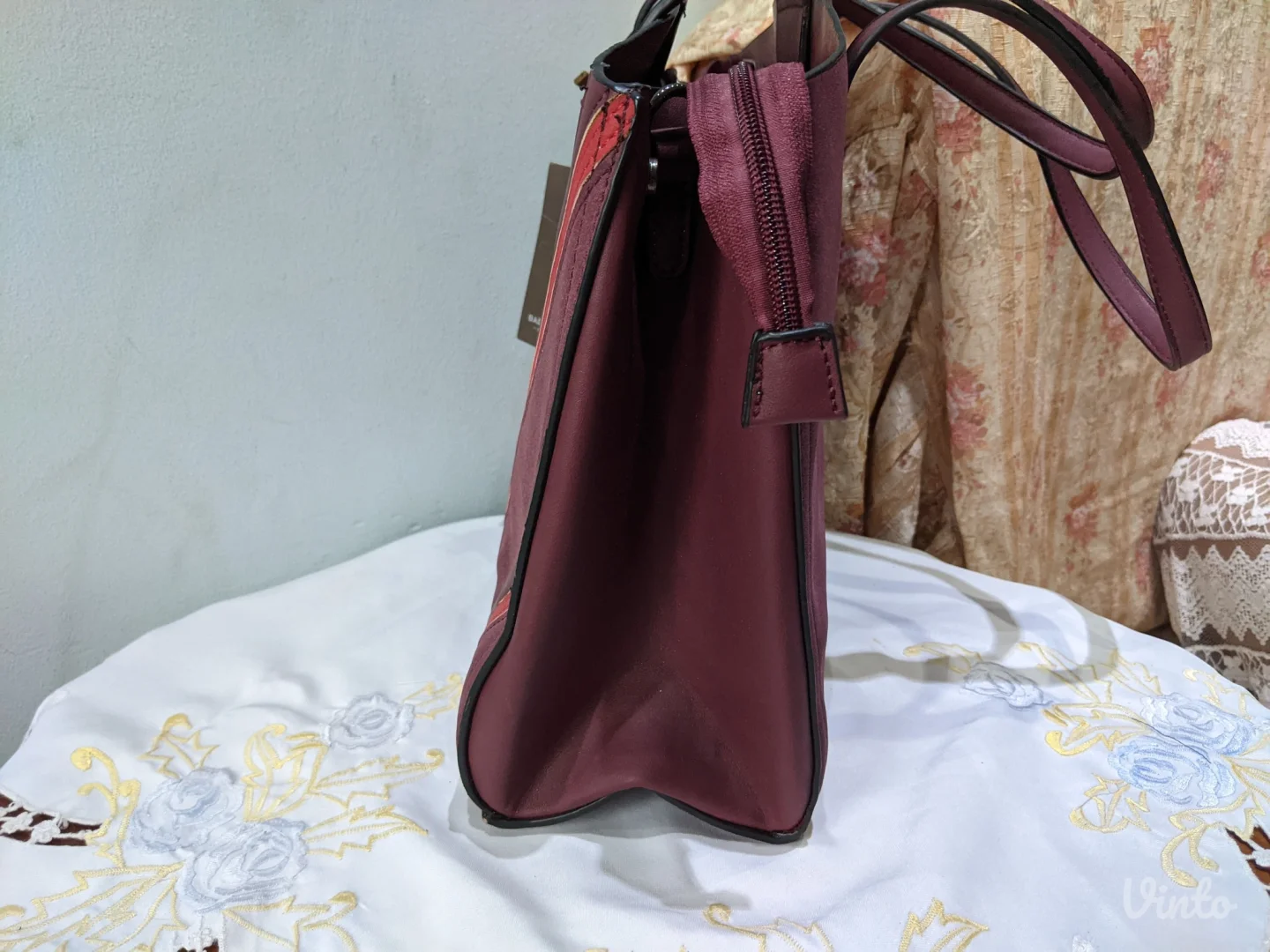 Bag To Bag- burgund boje, HIT SEZONE- Nova sa etiketom