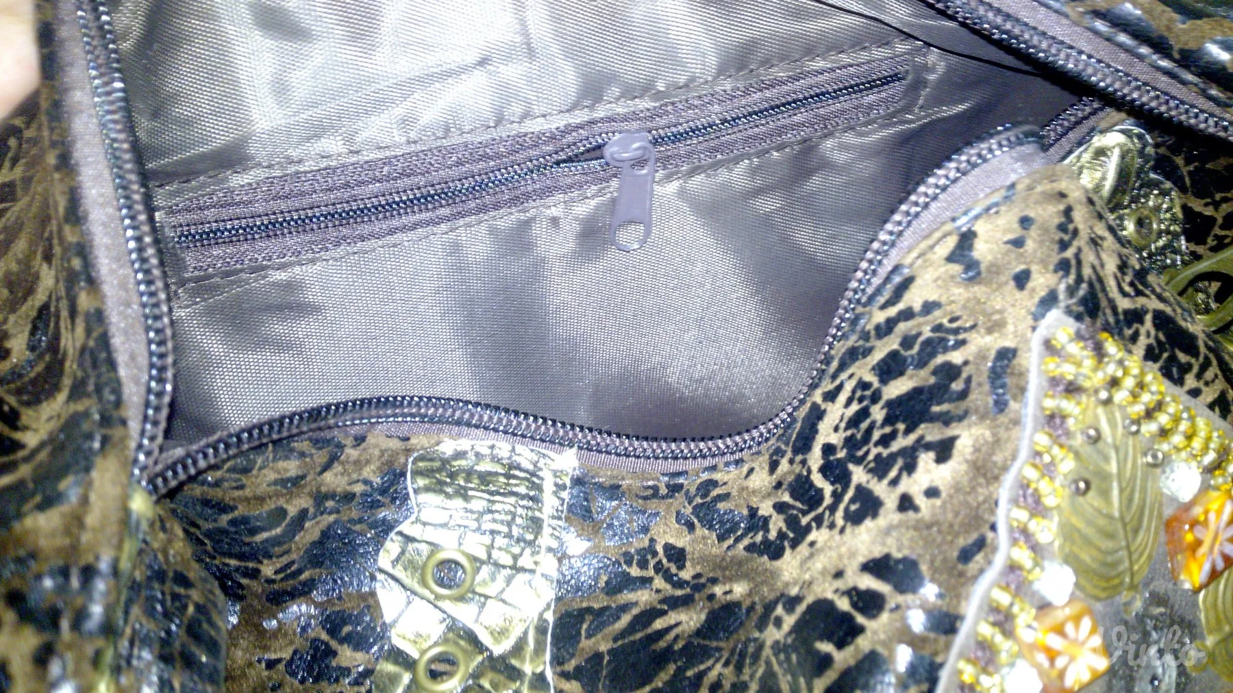 Prelepa, moderna tasna - Nova