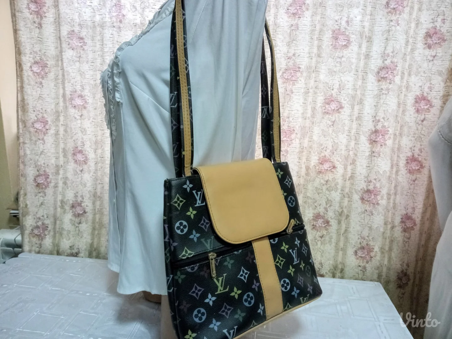 LOUIS VUITTON - Trikolor - Nova