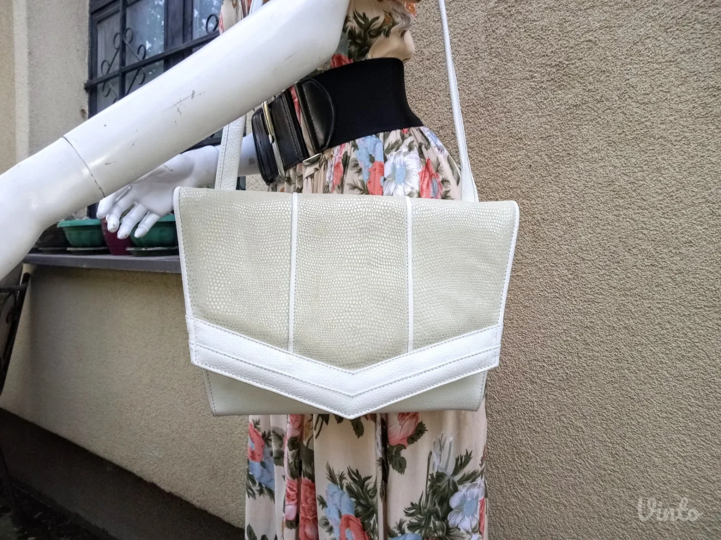 La Coste - tasna + kais