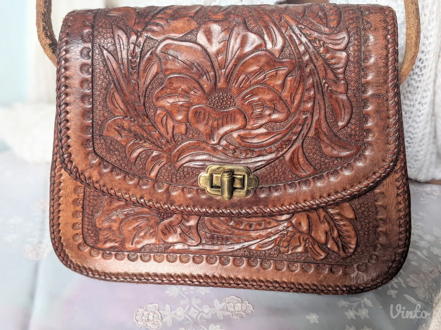 Gravirana tašna od prirodne kože, UNIKAT