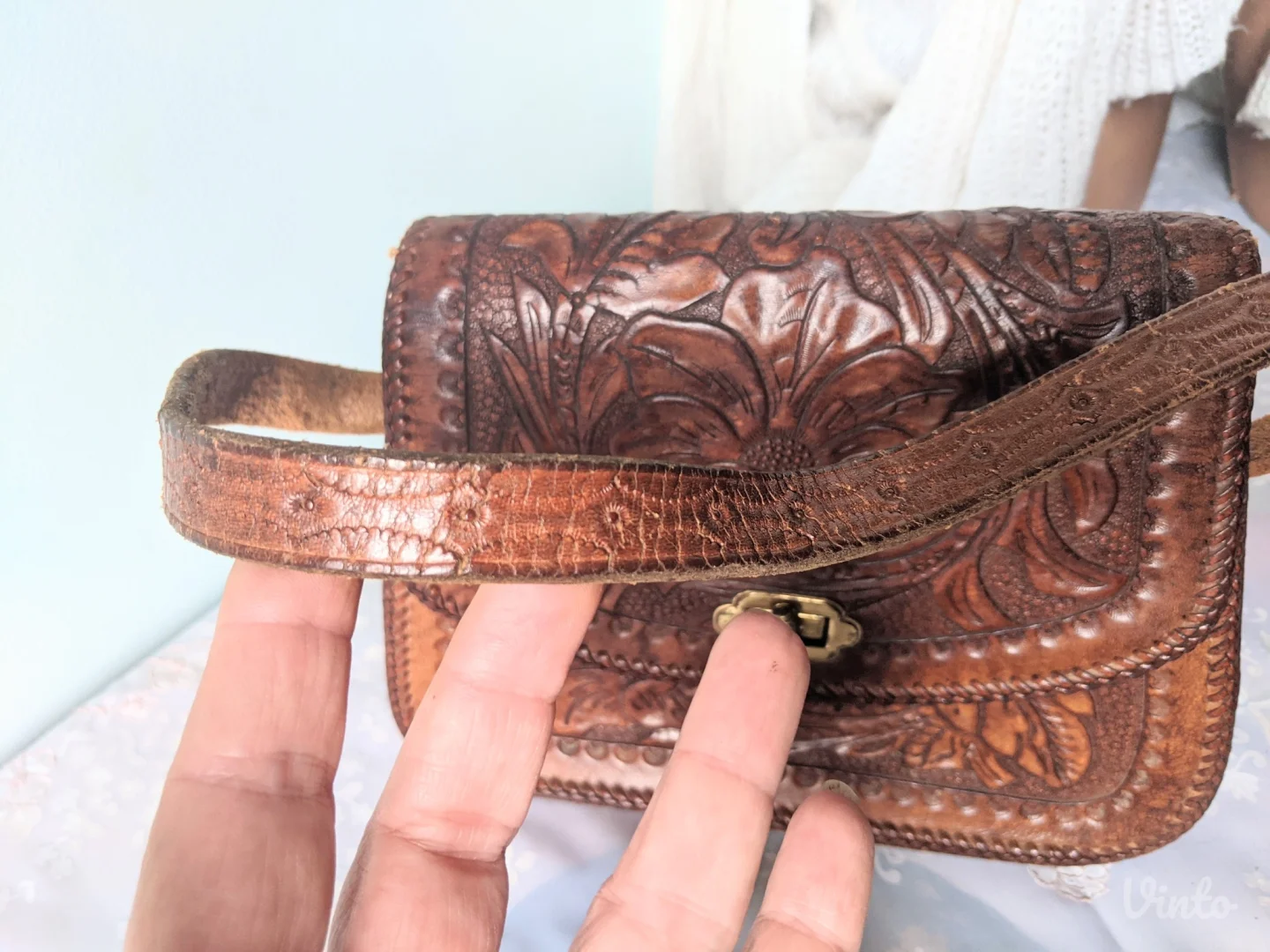 Gravirana tašna od prirodne kože, UNIKAT