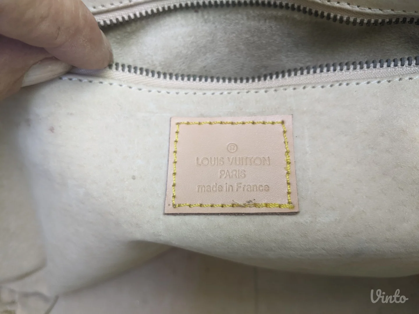 Louis Vuitton - Theda, sa monogramom