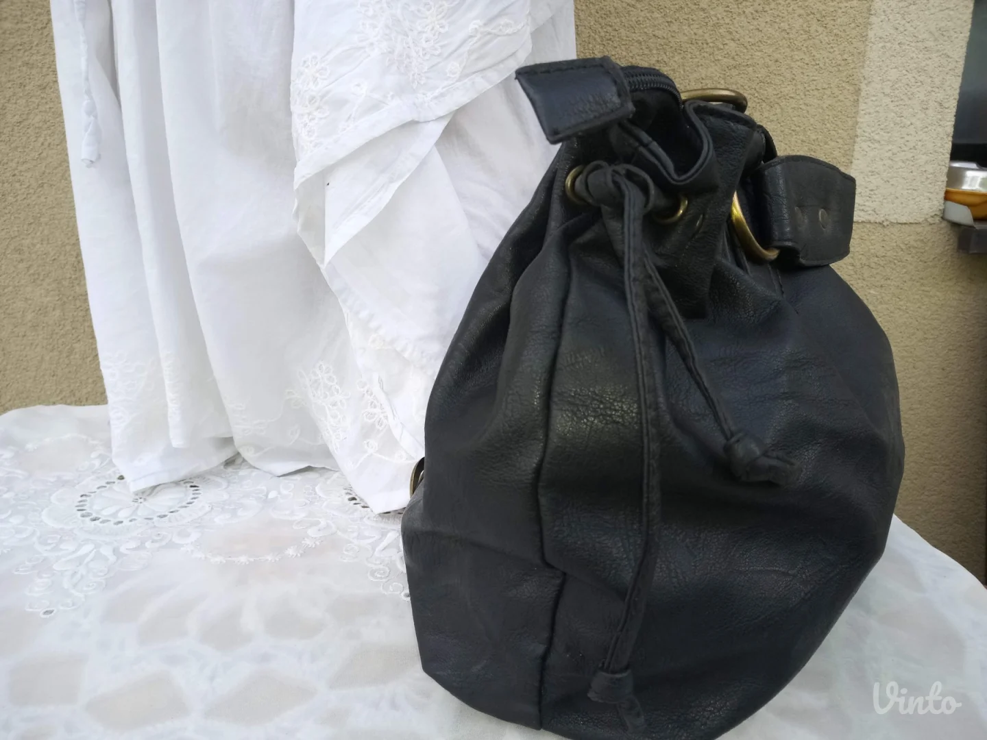 Crna tasna ukrasena mesingom - Velika