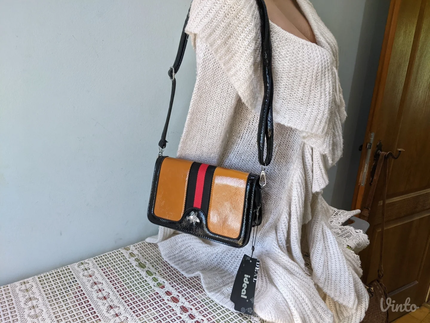 IDEAL - original - Nova, sa etiketom i 2 kaiša - HIT