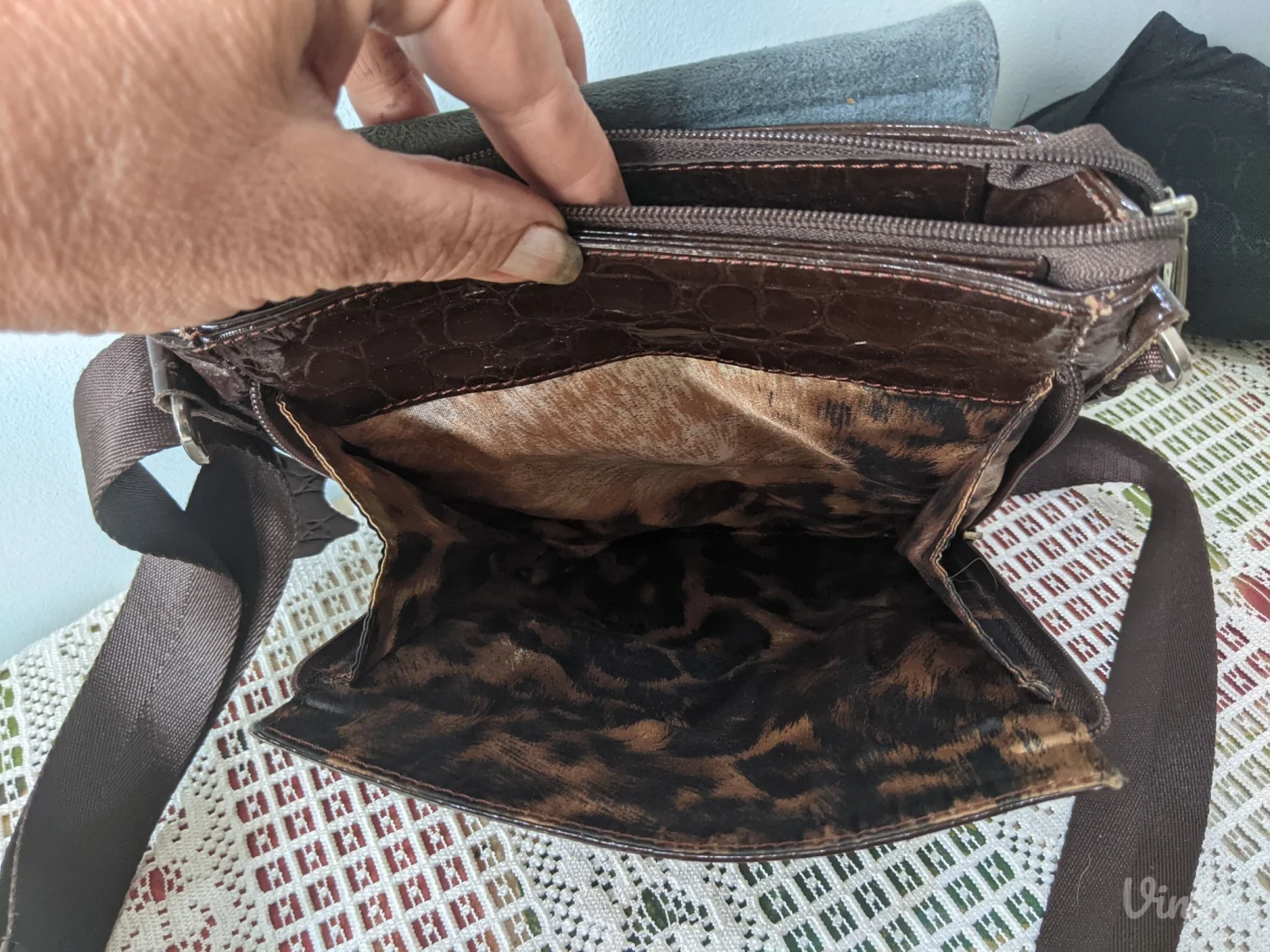 Giorgio Armani -Nova - prirodna koža - kroko lak