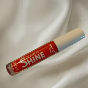 power Shine, crveni sjaj za usne