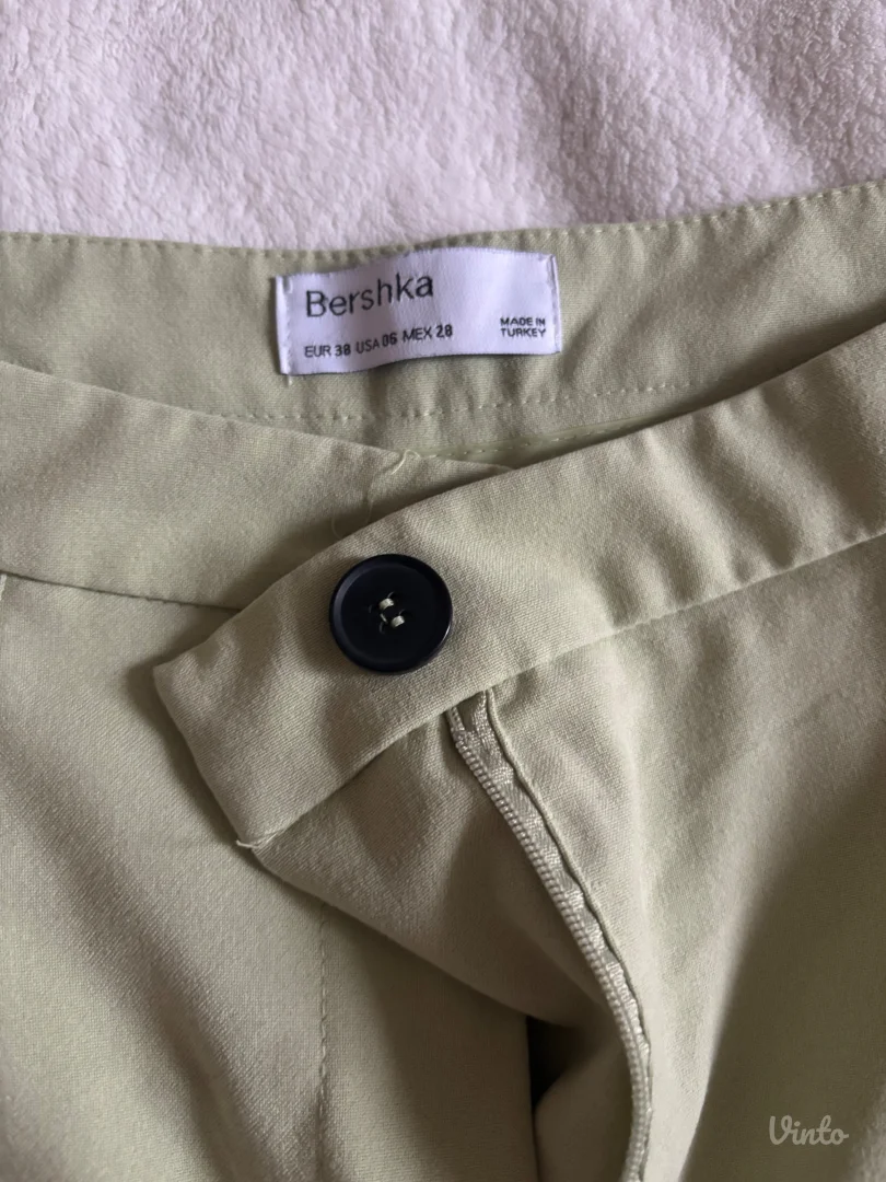 Bershka viralne pantalone