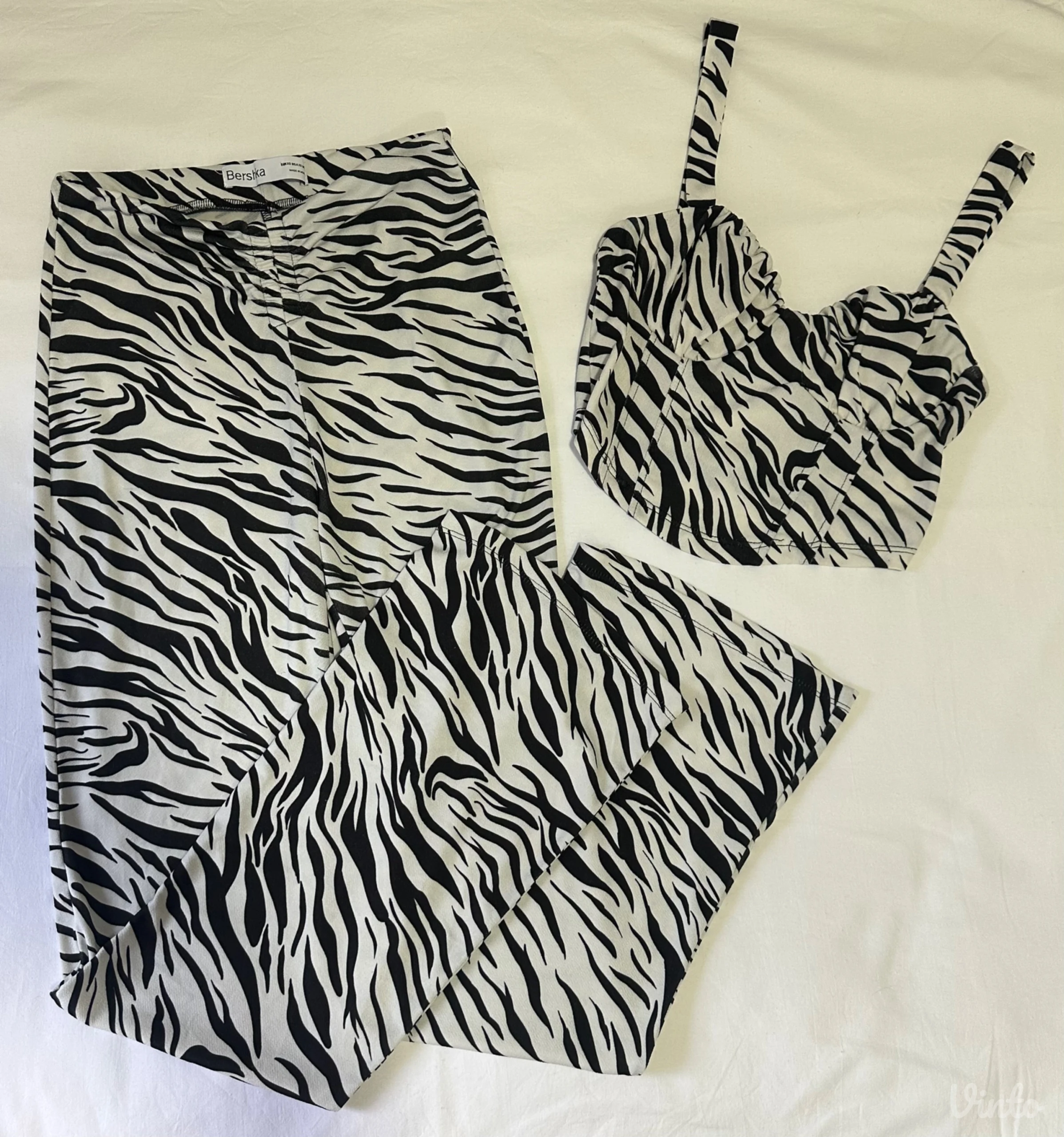 Bershka komplet