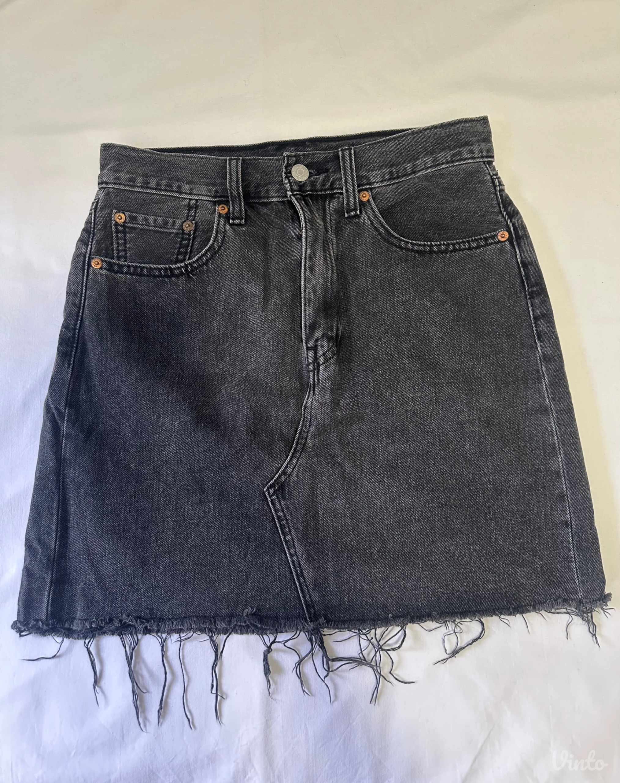 Levis crna suknja