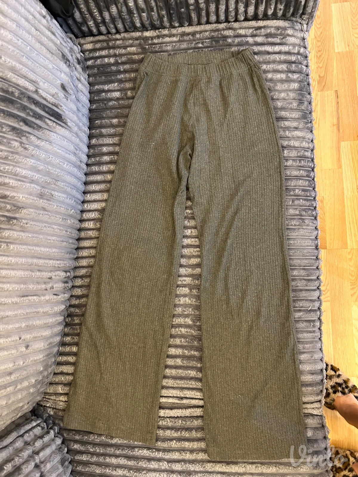 Maslinasto zelene pantalone
