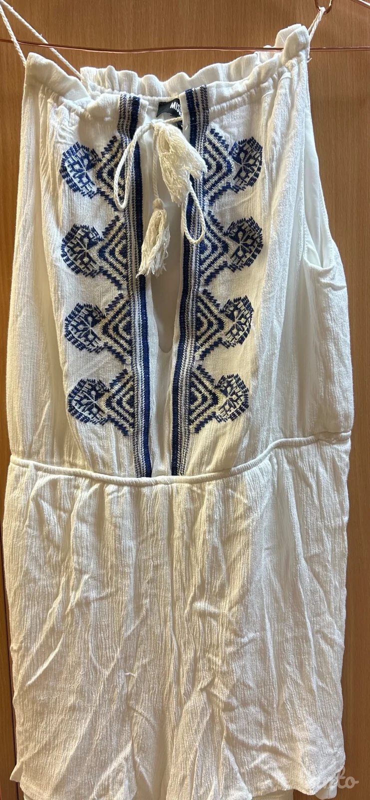 Beli kombinezon