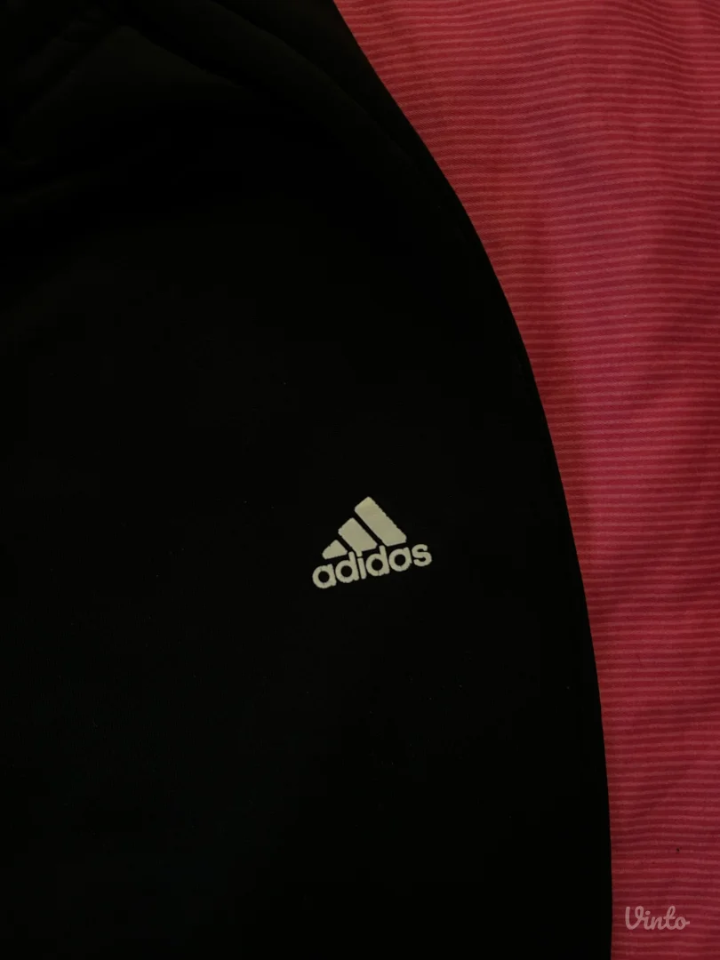 Crna adidas trenerka