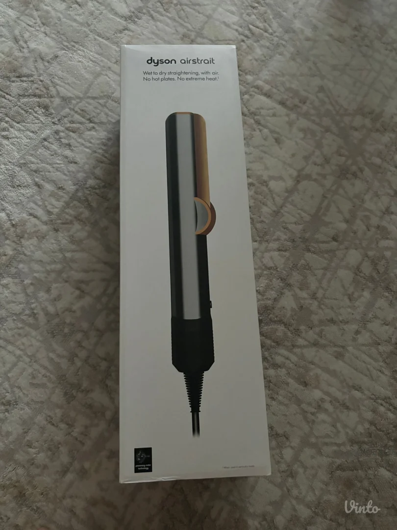 Dyson airstrait
