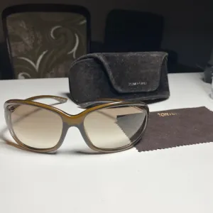 Tom Ford Y2K naocare