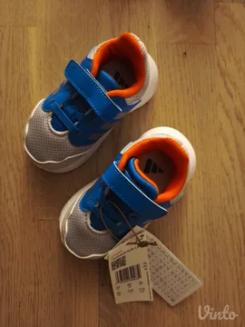 Adidas patike za dečake br. 20