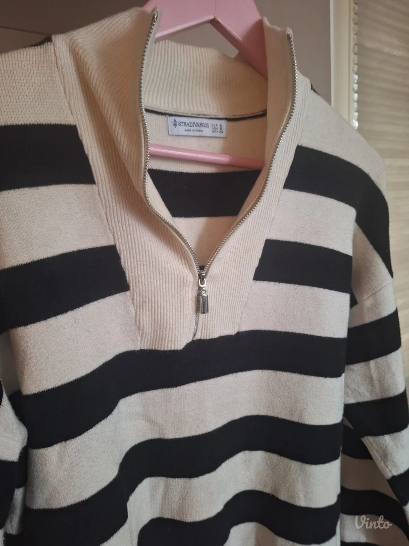 Stradivarius prugasti dzemper