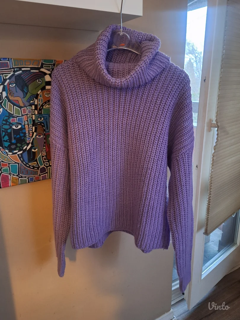 Reserved ljubicasta dzemper rolka
