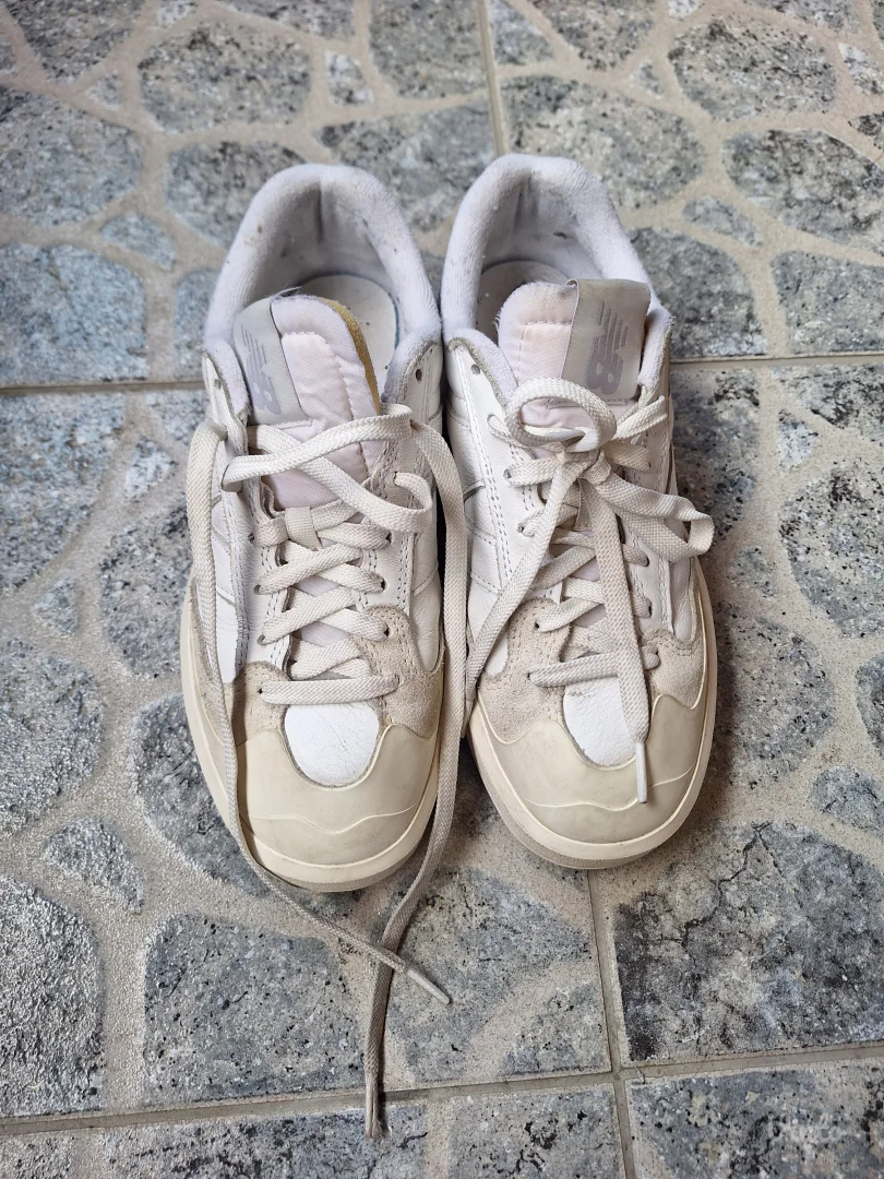 New balance bele patike