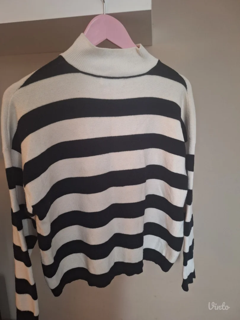 Stradivarius prugasti dzemper