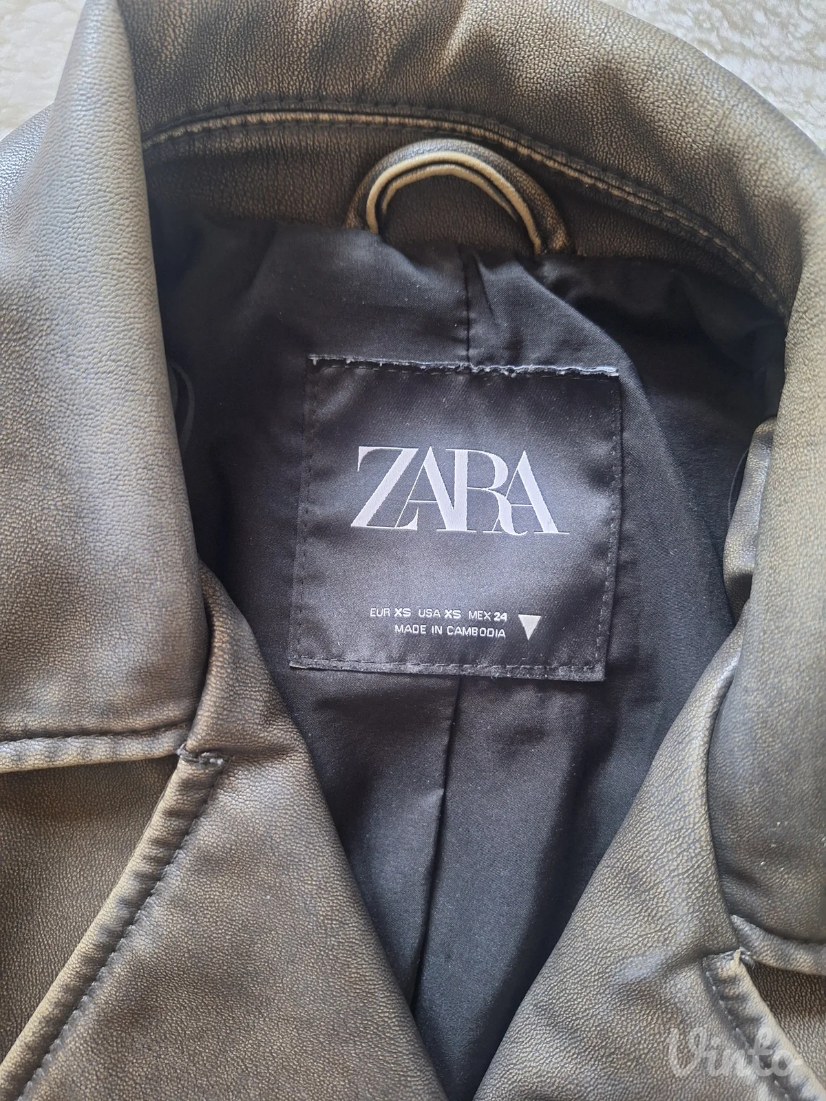 Zara kozna jakna