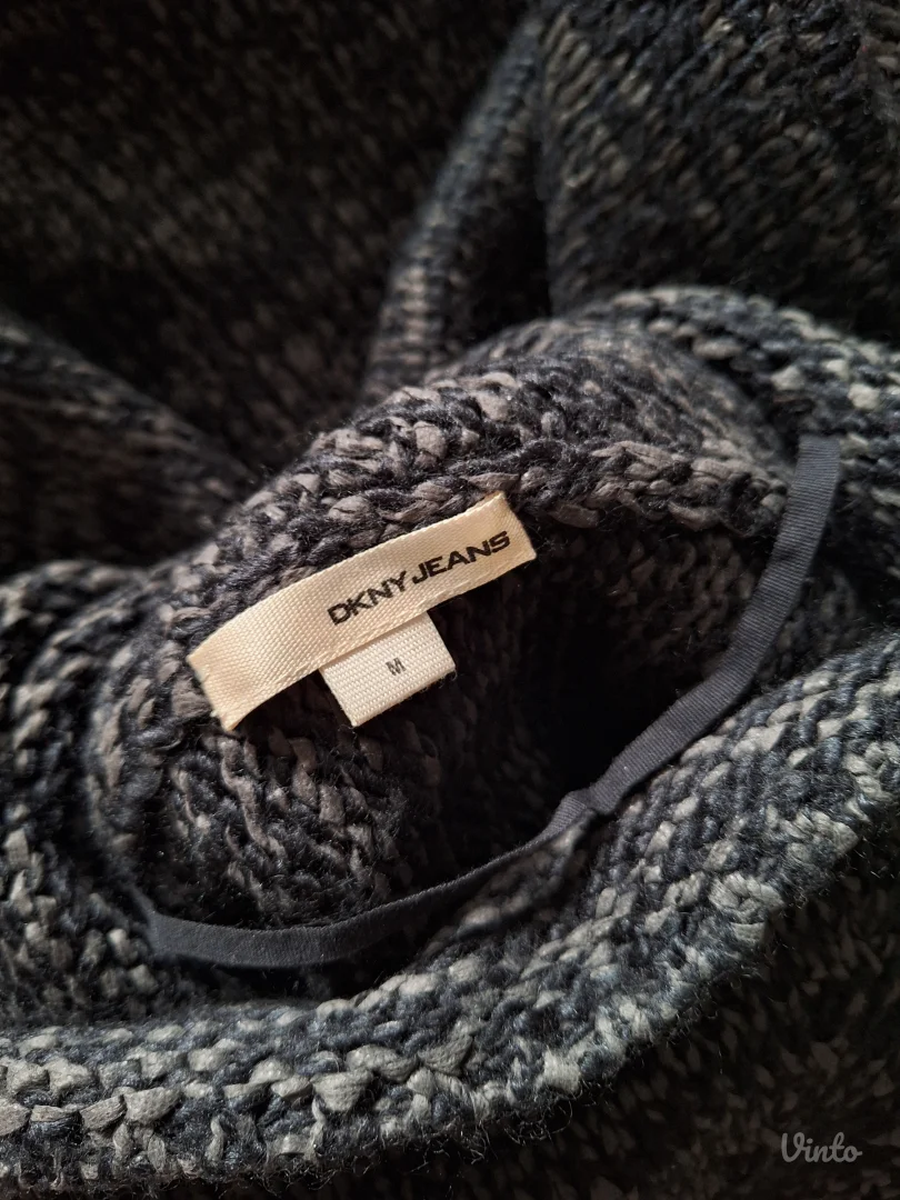 DKNY asimetrican dzemper