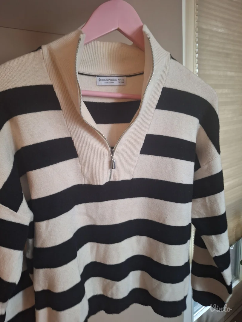 Stradivarius prugasti dzemper