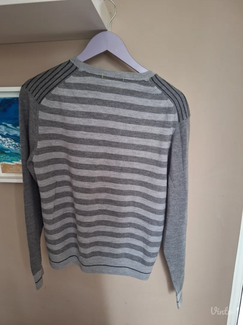 DKNY dzemper od merino vune