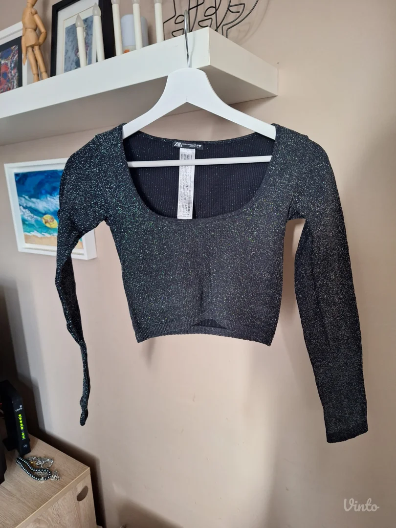 Zara sljokicavi crop top