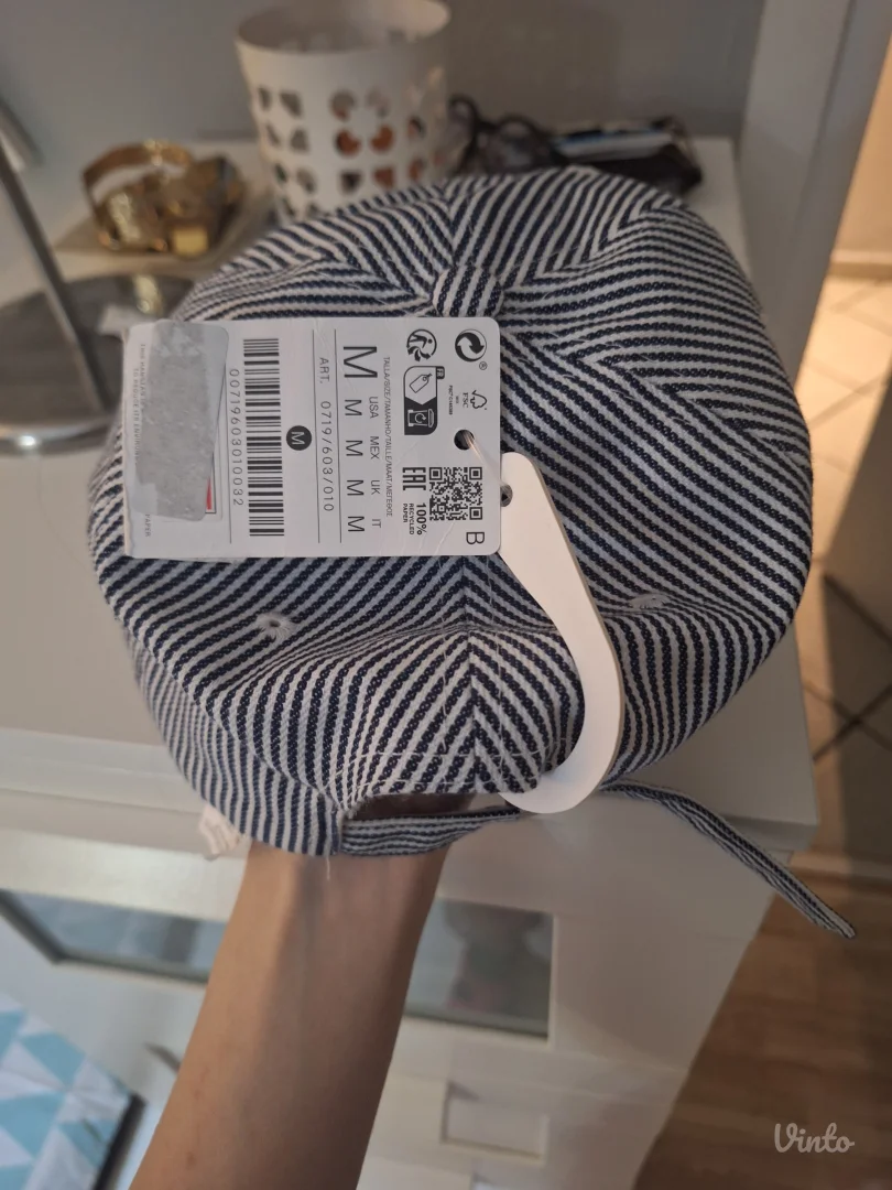 Stradivarius nov kacket sa etiketom