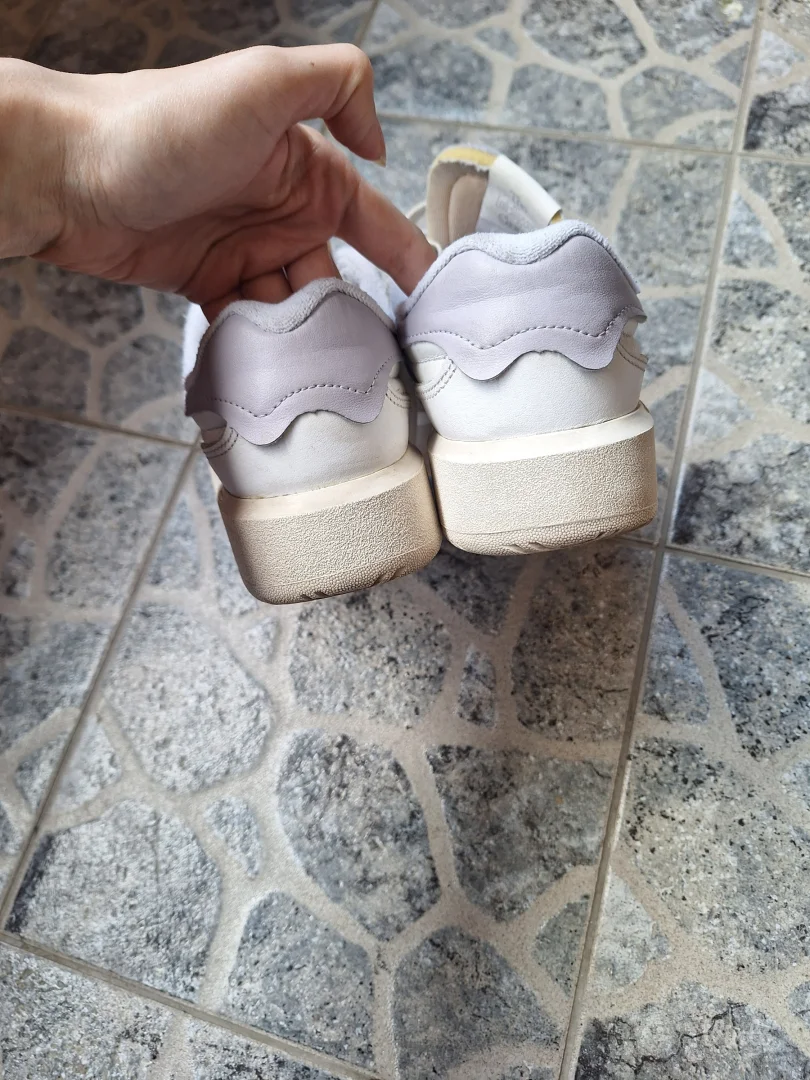 New balance bele patike