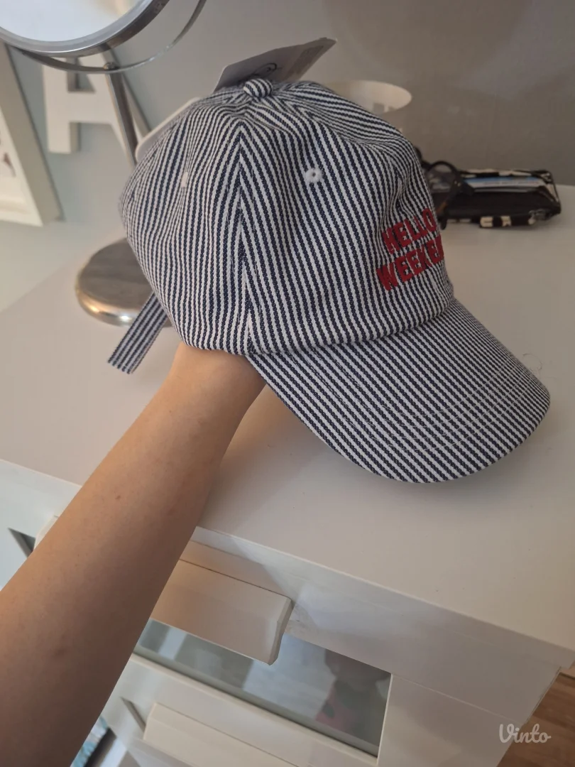 Stradivarius nov kacket sa etiketom