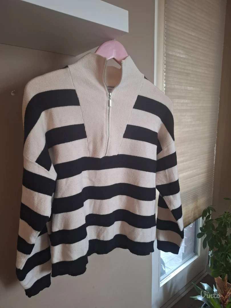 Stradivarius prugasti dzemper