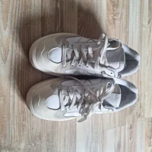 New balance bele patike