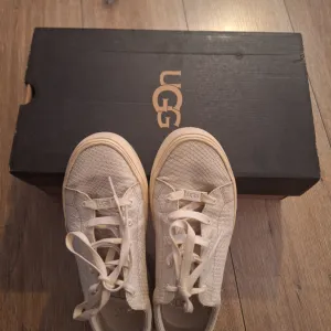 Ugg original kozne patike