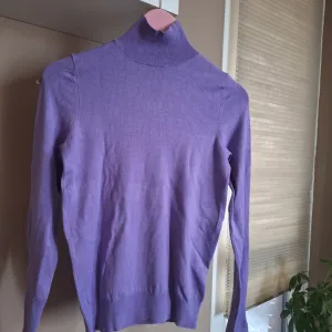 Zara ljubicasta rolka