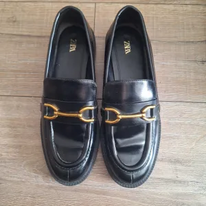 Zara crne mokasine