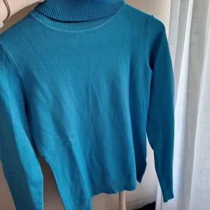 Tirkizna dzemper rolka