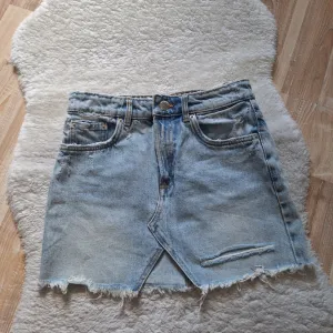 Zara mini teksas suknja