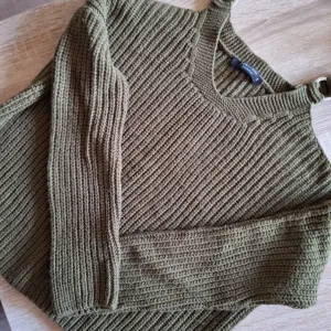 LC waikiki maslinasti dzemper